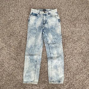 URBAN OUTFITTERS BDG jeans! size 26 | slim straight jeans